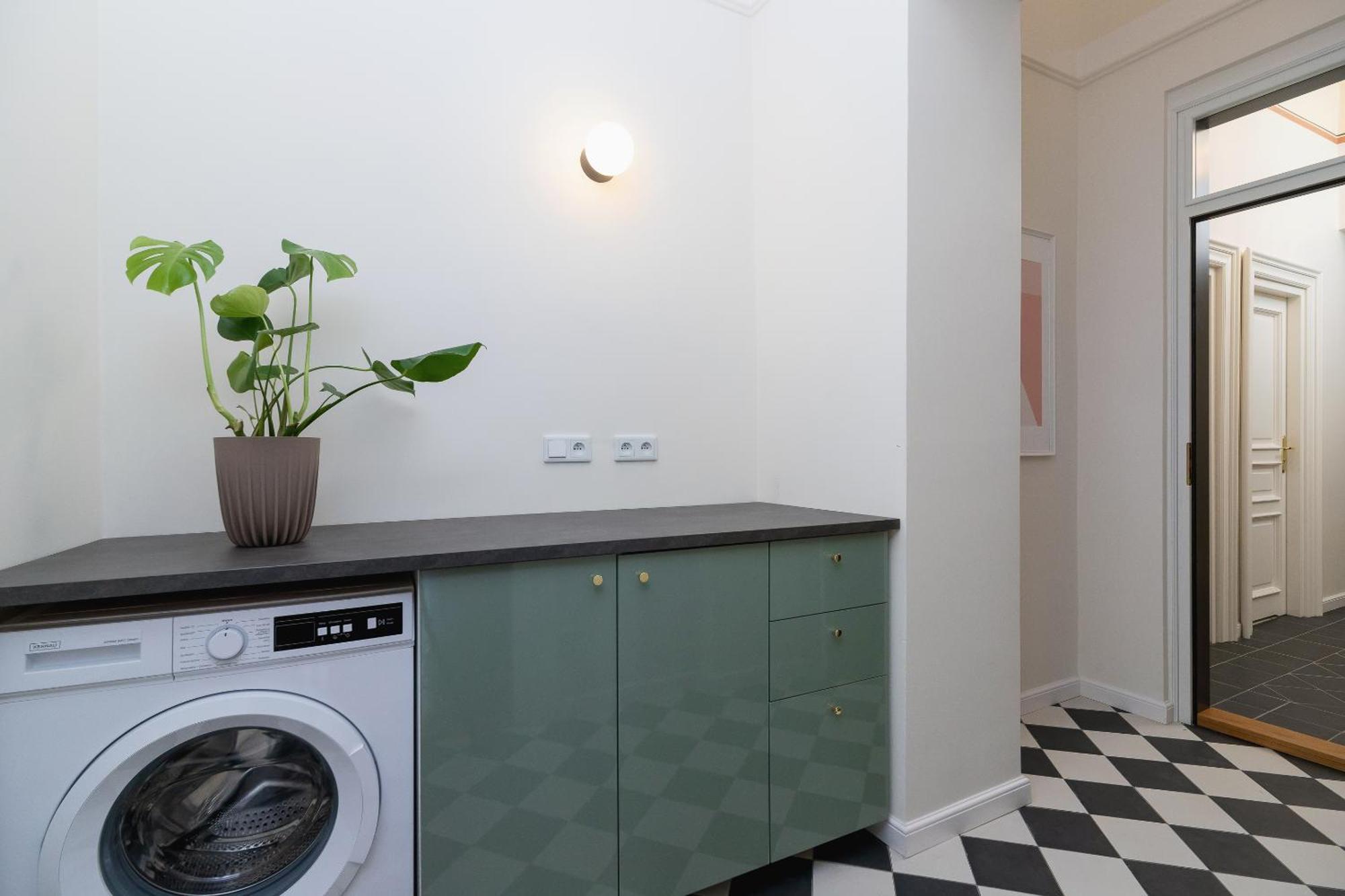 Apartament 3-bedroom - Rejtana 10